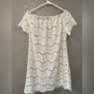 Elegant Off-Shoulder Lace Dress